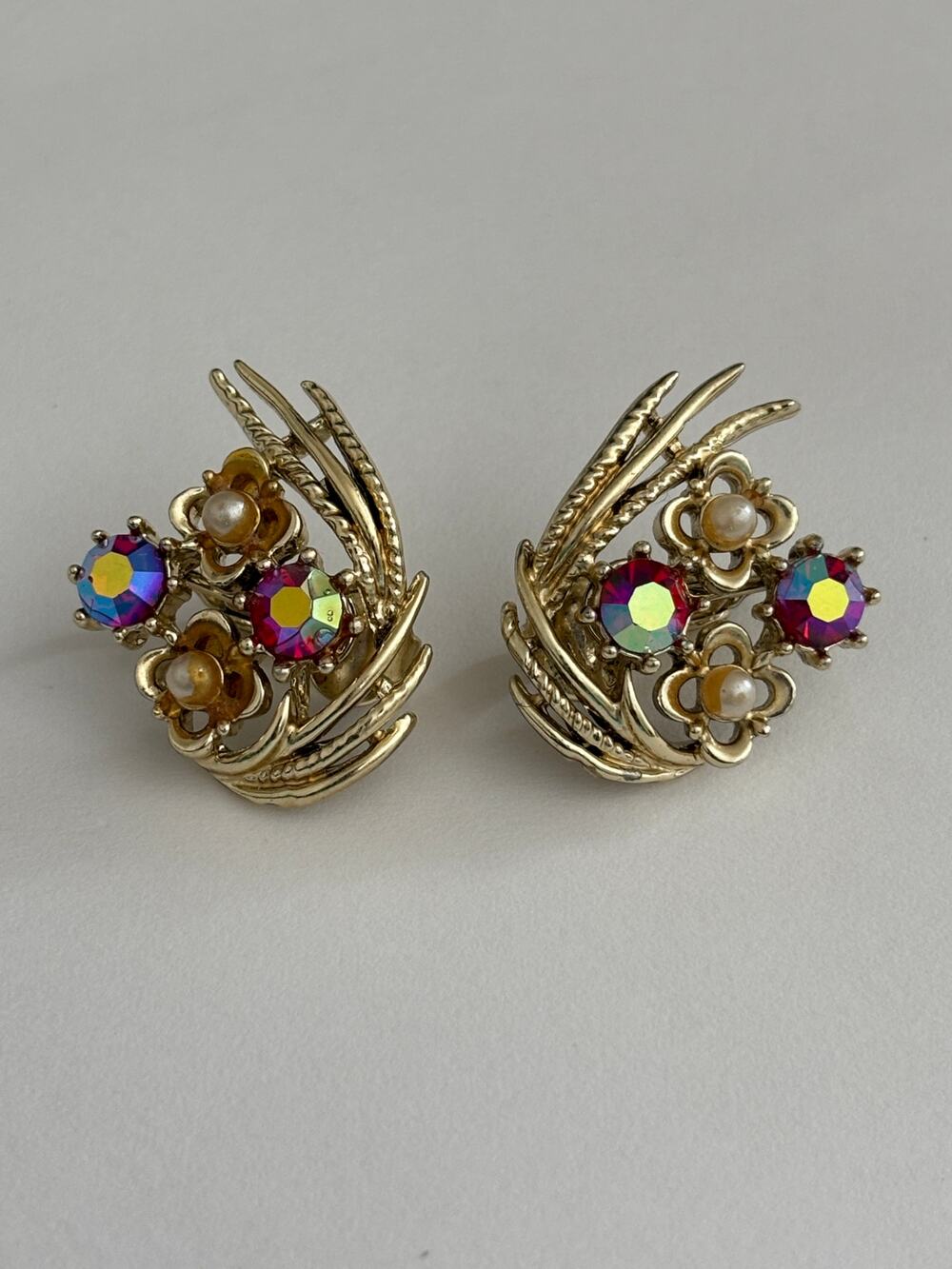 Vintage Coro Gold Tone Clip On Earrings